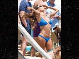 Eva-Longoria-backgrid-1