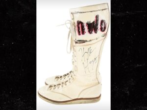 hulk-hogan-boots-Heritage-Auctions-1