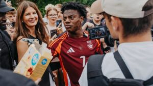 IShowSpeed with a crowd in Latvia