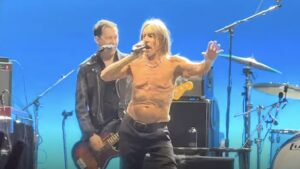Iggy Pop Performs Superman Song "Punkrocker" Live for First Time