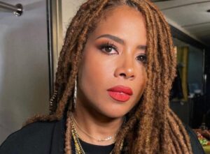 Kelis in Swimsuit Says "Let's Swim with Sharks" — Celebwell