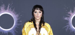 Kesha in Bikini Is "SO Grateful" — Celebwell