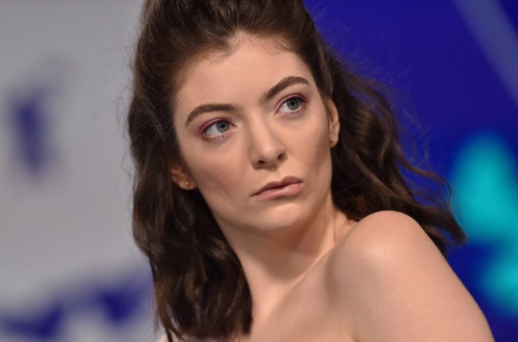 Lorde in Bikini "Had a Week Off" — Celebwell