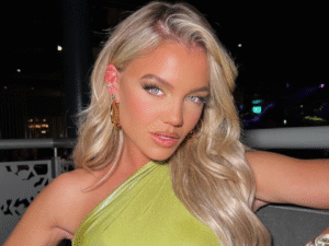 Love Island Bombshell Molly Smith In Bikini Has "Italian Summer" — Celebwell