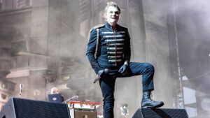 My Chemical Romance Debut Long-Shelved Song "War Beneath the Rain"