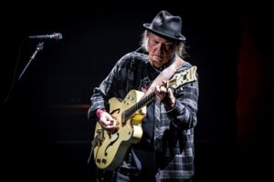 Neil Young Performs Third-Ever Full Band “Ambulance Blues” with the Chrome Hearts