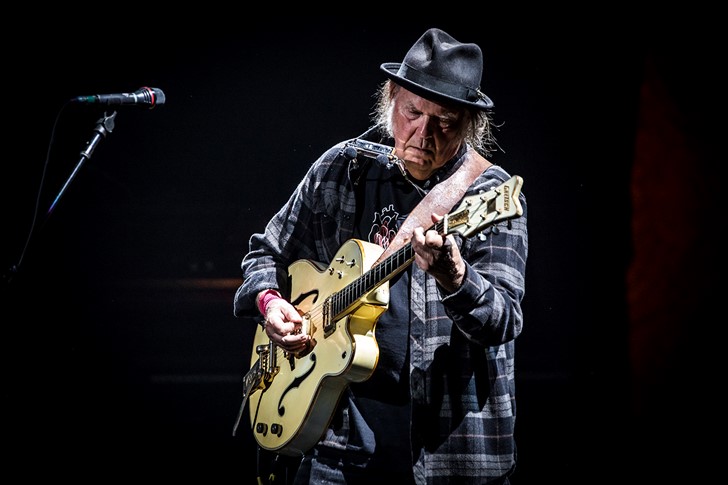 Neil Young Performs Third-Ever Full Band “Ambulance Blues” with the Chrome Hearts