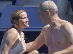 0714-Reese-Witherspoon-Yacht-Boyfriend-SUB-1