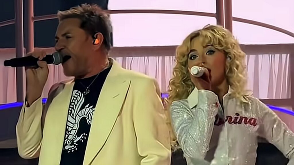 Sabrina Carpenter and Duran Duran Perform "Hungry Like the Wolf" in London