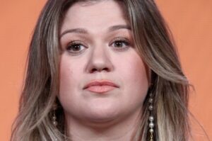 There Are New Reports On Why Kelly Clarkson Canceled Her First Las Vegas Residency Shows