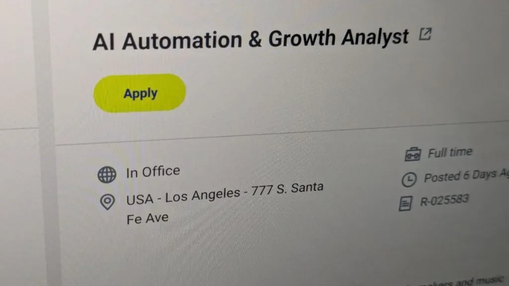 Warner Music hiring AI Automation and Growth analyst
