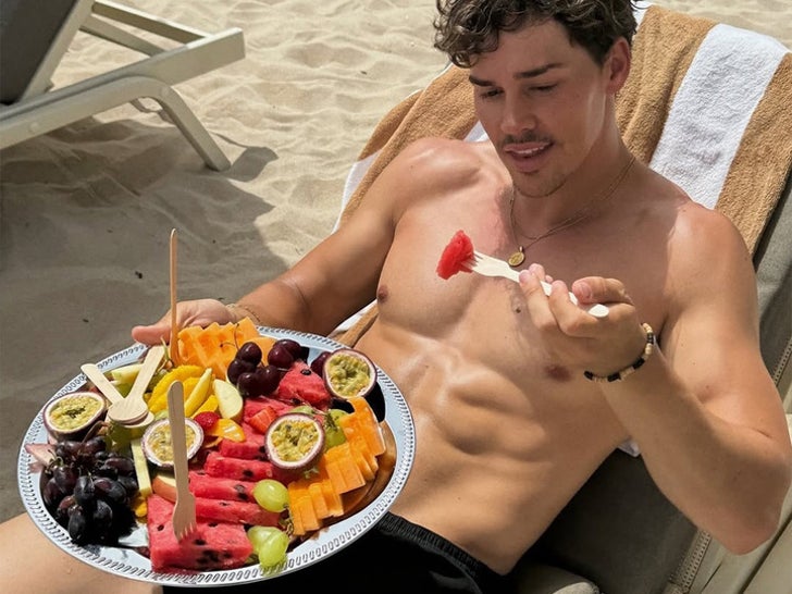 0729-FRUIT-LOVIN-CELEBS-SUB2_720