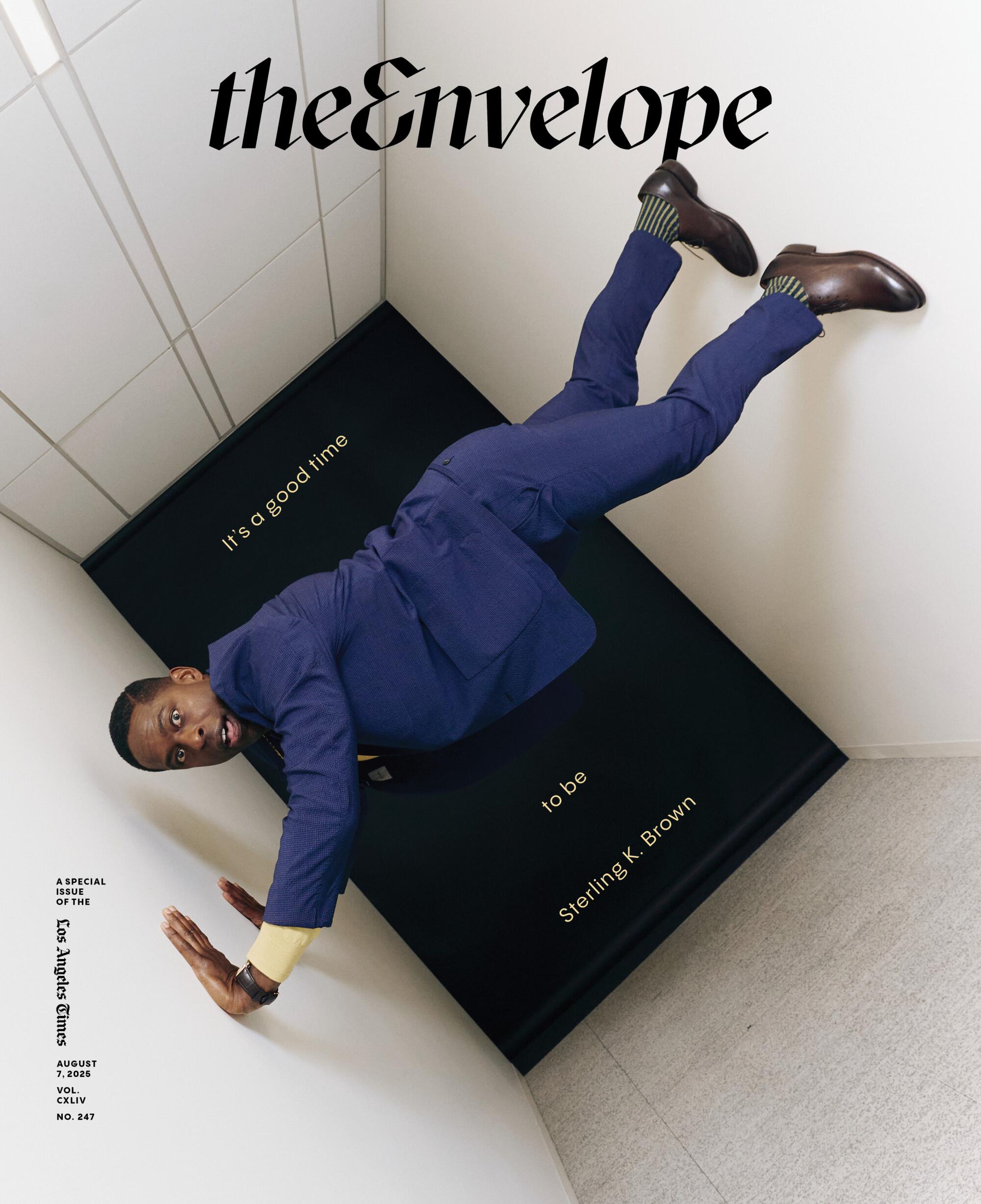 A capa da revista Envelope com Sterling K. Brown