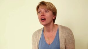 Scarlett Johansson crying and yelling in Marriage Story