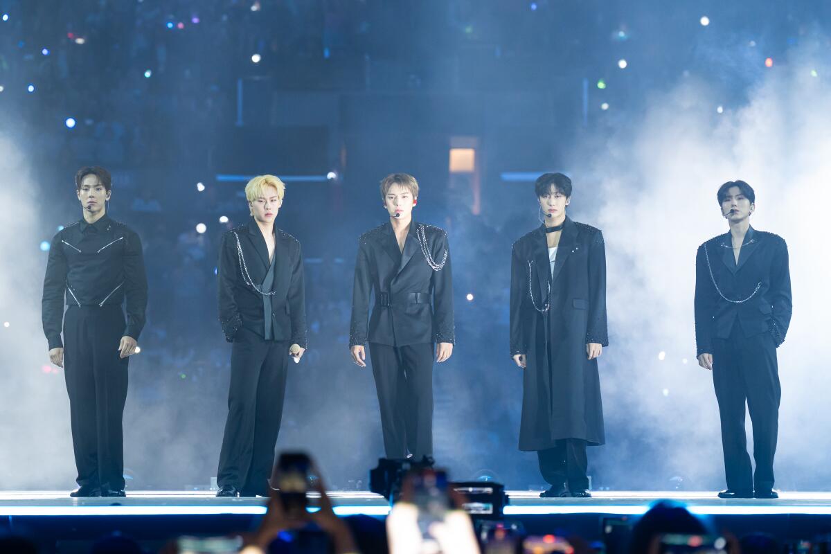MONSTA X KCON 2025。