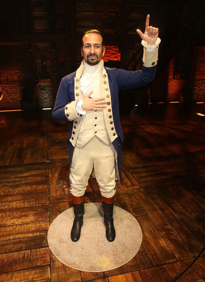 La figura de cera de Madame Tussauds de Lin-Manuel Miranda se presenta en honor al décimo aniversario del musical "Hamilton" en el Richard Rogers Theatre el 5 de agosto de 2025 en la ciudad de Nueva York. (Foto de Bruce Glikas/Getty Images)