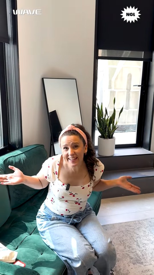 Ms. Rachel reacting to a message from an A-list celebrity.
