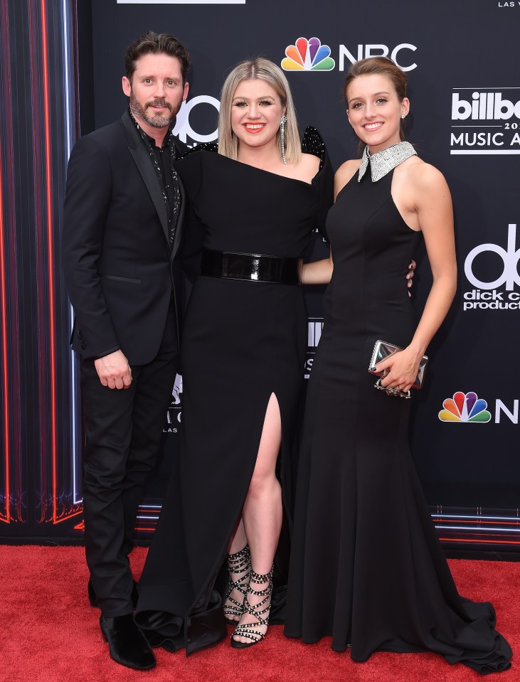 Kelly Clarkson, Brandon Blackstock, and Savannah Blackstock at the Billboard Music Awards.