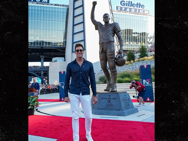 tom brady tom brady statue