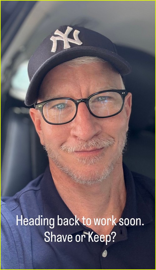 anderson cooper selfie