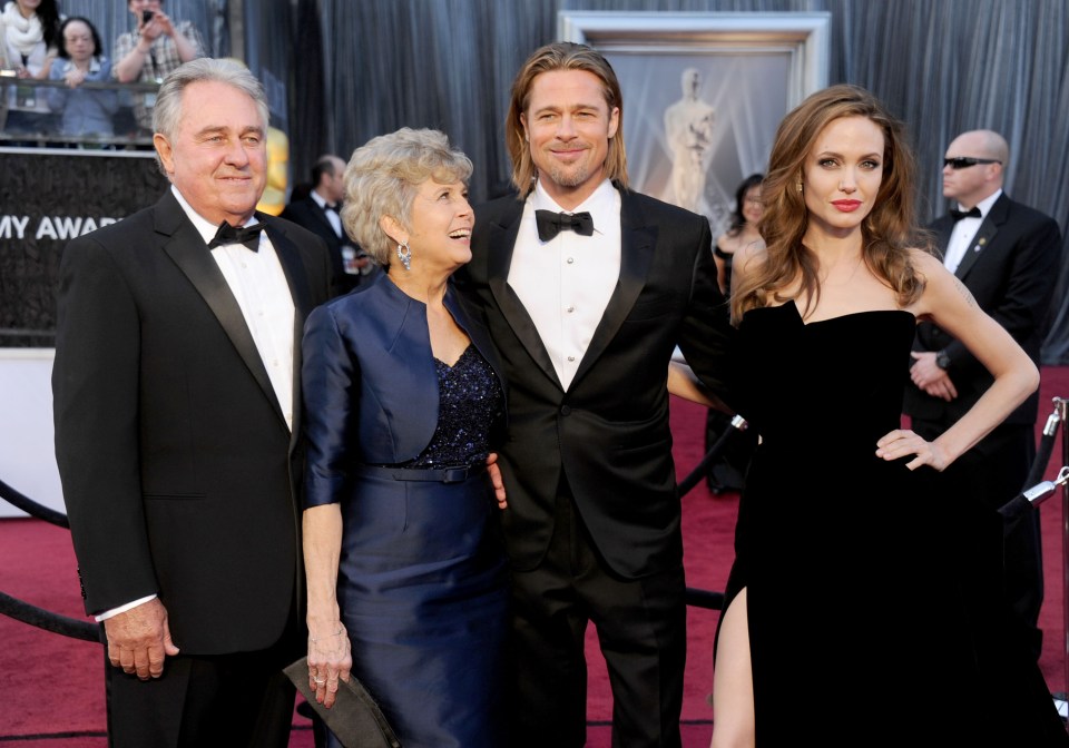 Brad Pitt, Angelina Jolie, and their parents at the Academy Awards.