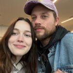 haunting-of-hill-house-star-reveals-engagement.