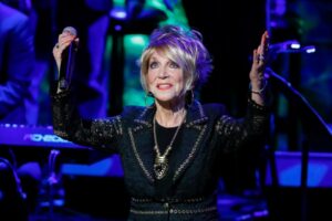 Jeannie Seely performing at the Country Music Hall of Fame and Museum.