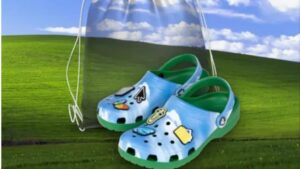 A screenshot of the Windows XP Crocs with its matching drawstring bag from Microsoft.