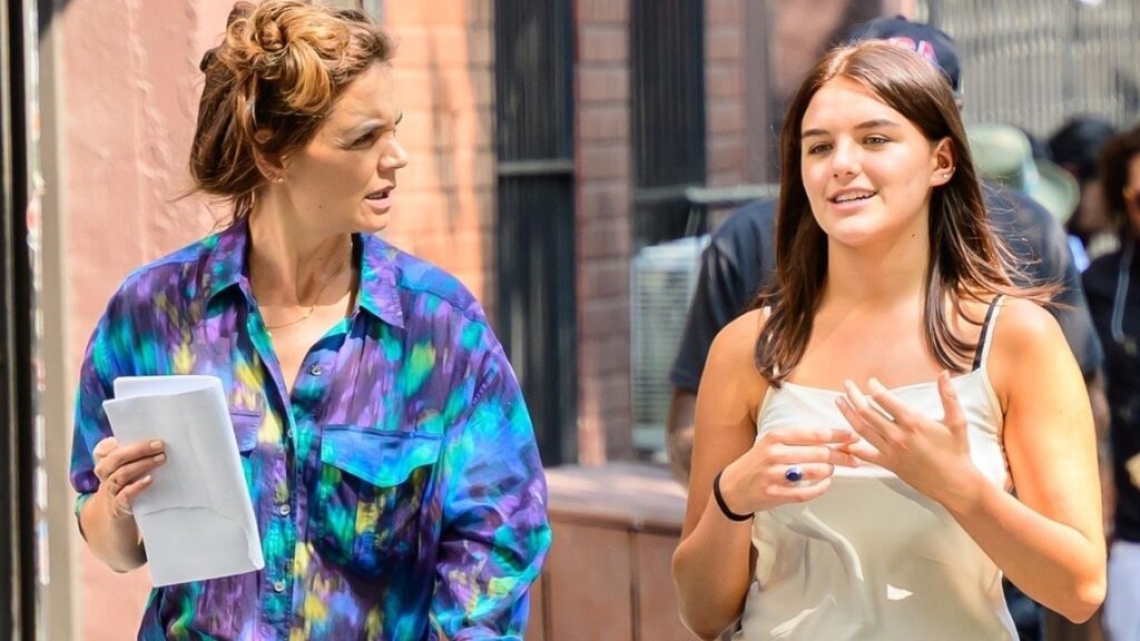Suri Cruise Visits Mom Katie Holmes on 'Happy Hours' Set