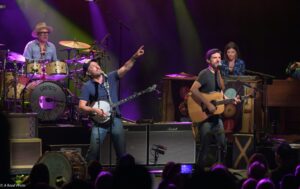 The Avett Brothers Announce 2025 New Year’s Eve Celebration