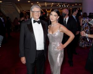 Today Microsoft's Market Cap Hit $4 Trillion. Bill Gates Should Be Worth $1.4 Trillion. Instead, He Took Warren Buffett's Horrendous Advice